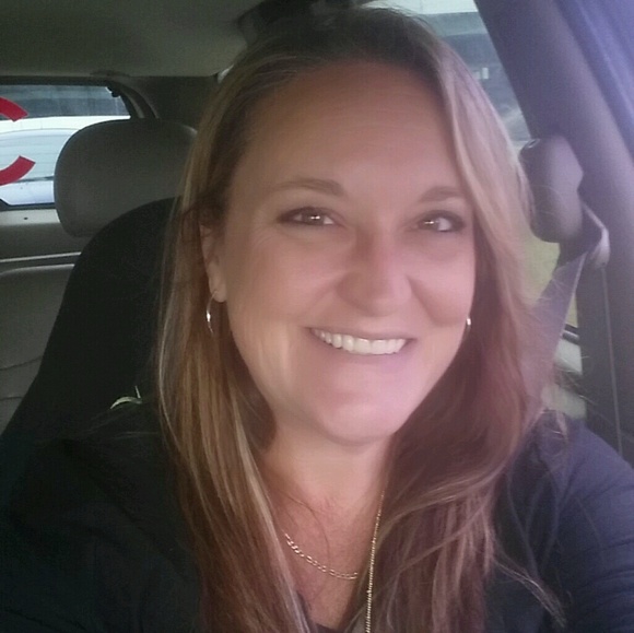 Meet your Posher, Jennifer - Picture 1 of 1